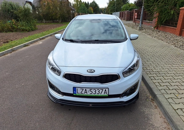 Kia Ceed cena 41900 przebieg: 154000, rok produkcji 2015 z Mieroszów małe 301